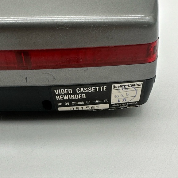Kinyo Vintage AutoWinder VHS Rewinder UV-614 Silver car - Picture 6 of 10